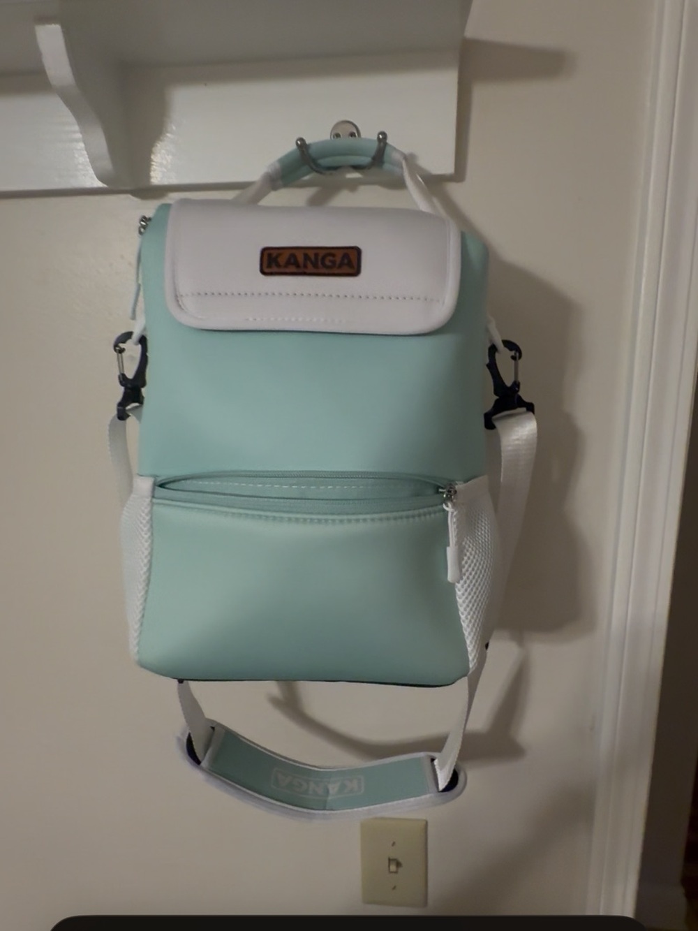 Kanga Insulated cooler bag, sea foam green/white, gently used